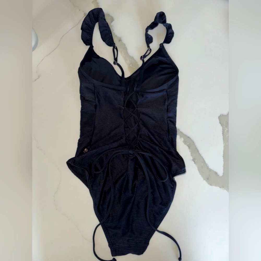 Bathing suit - Picture 2 of 2